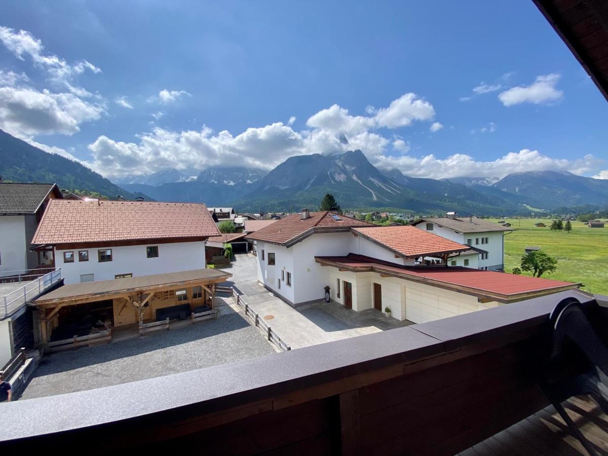 Haus Tirol Ehrwald Hotel Exterior photo